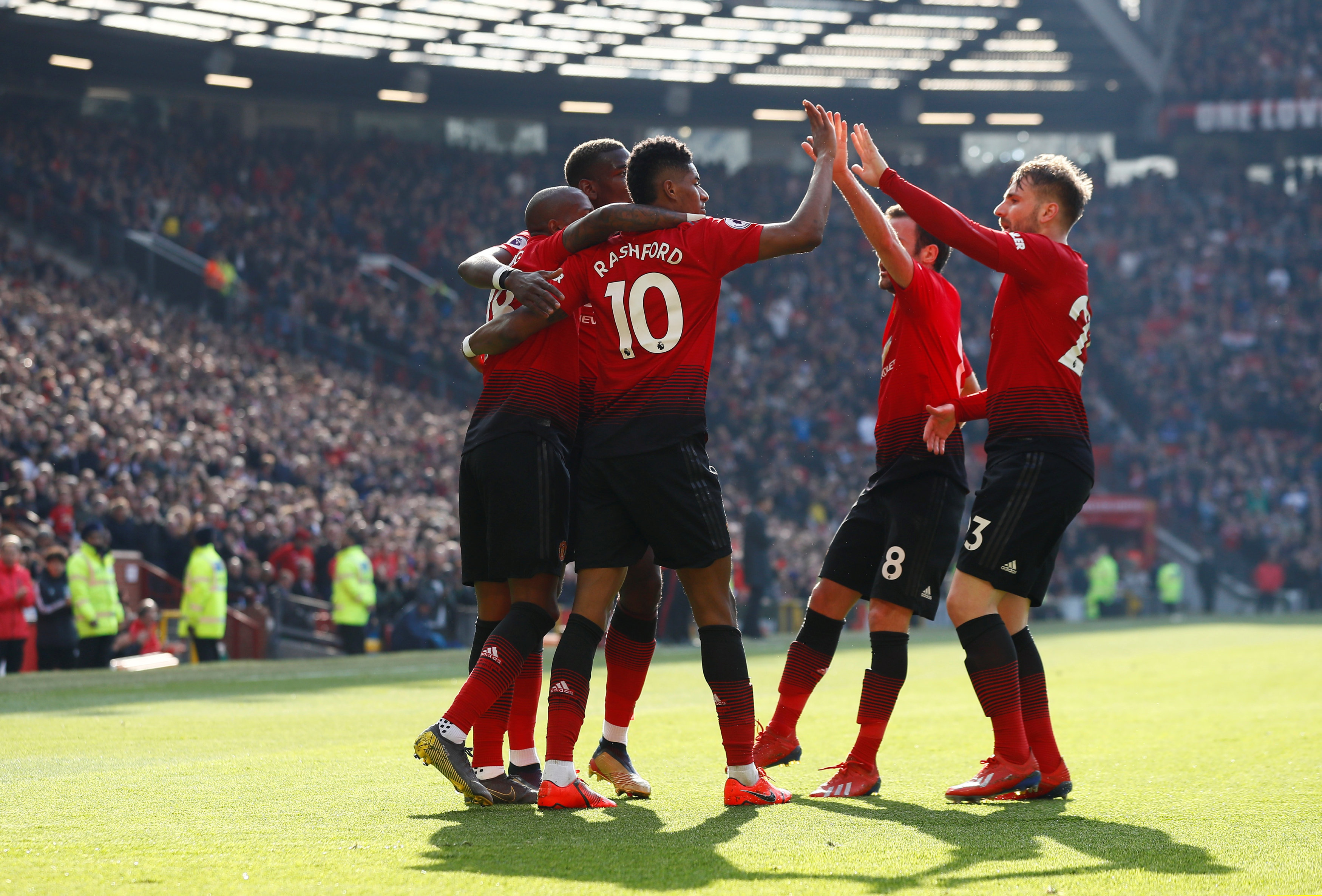 人瞩目的较 人瞩目的较